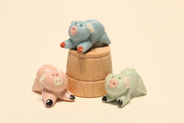 Mini Porzellansau liegend