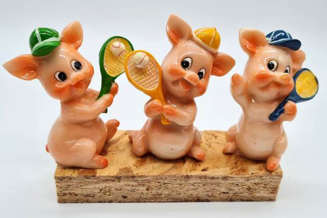 Resin Schwein Tennisspieler 6 cm