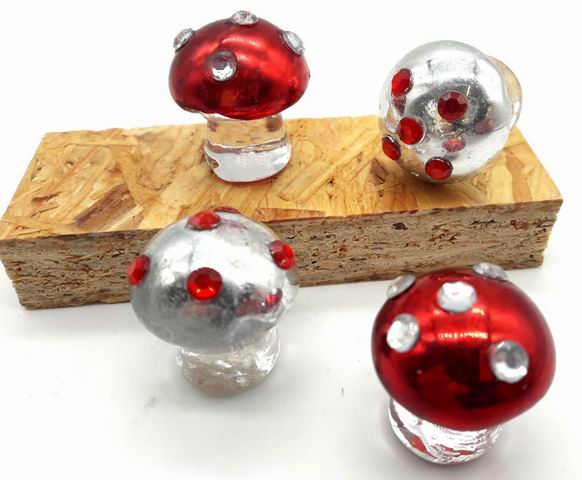 Glas -Pilz 7 Stk. In Box ca. 3 cm