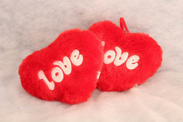 Herz rot mit LOVE  zum Hängen