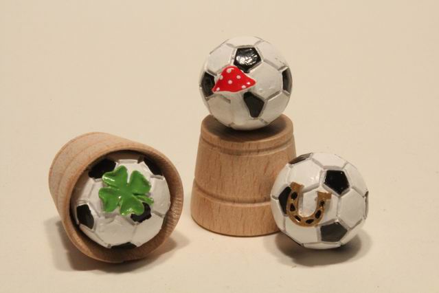 Fußball mit Glücksmotiv sort. 2x2 cm