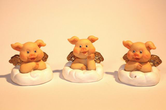 Schweinchen-Engel auf Wolke sort.