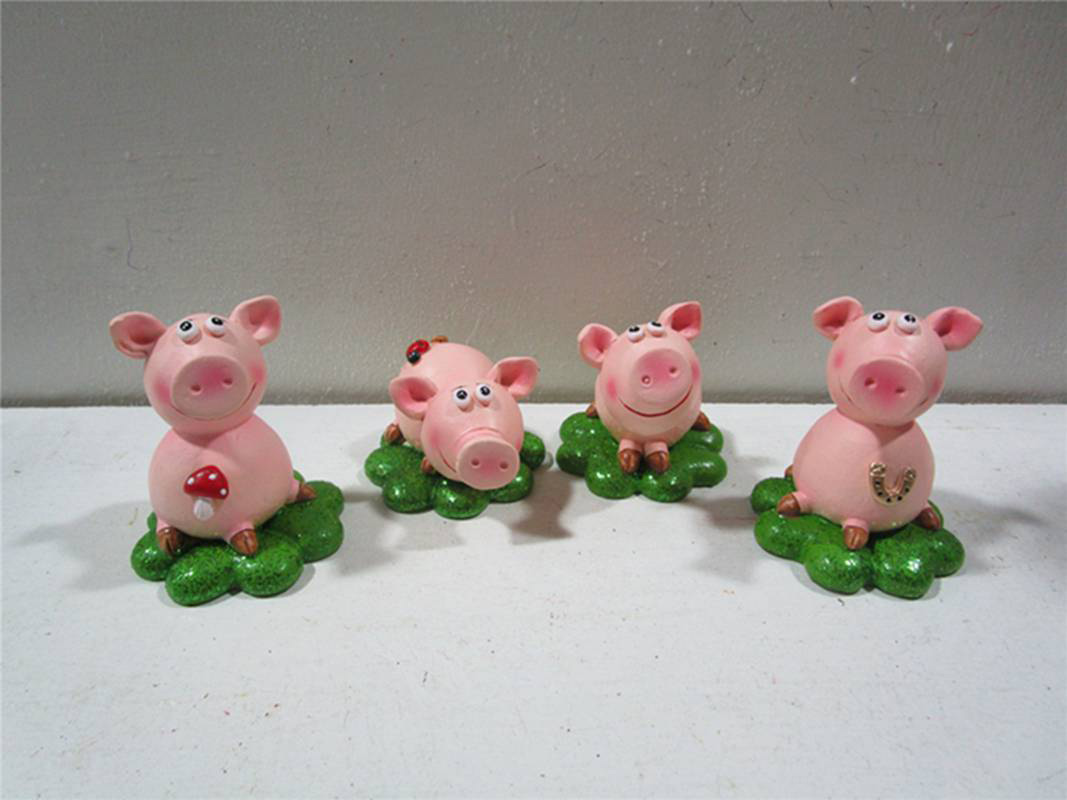 Happy Pig auf Klee sortiert