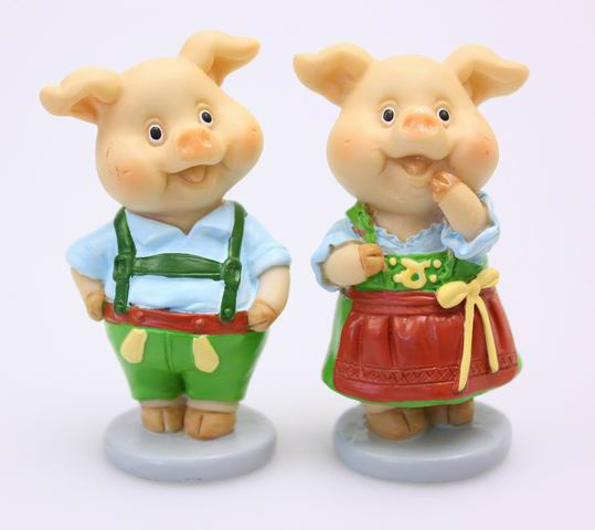 Schwein im Trachtenlook